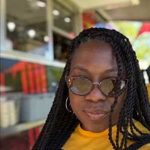 Meet your Posher, Halena